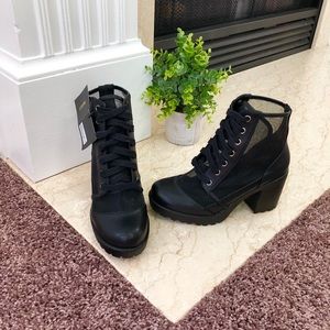 NEW Forever21 Black Lace-up Chunky Heel Booties